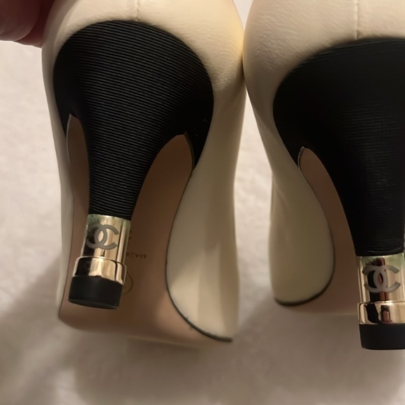 Chanel Colorblock Heels 5.5 - Picture 3 of 11